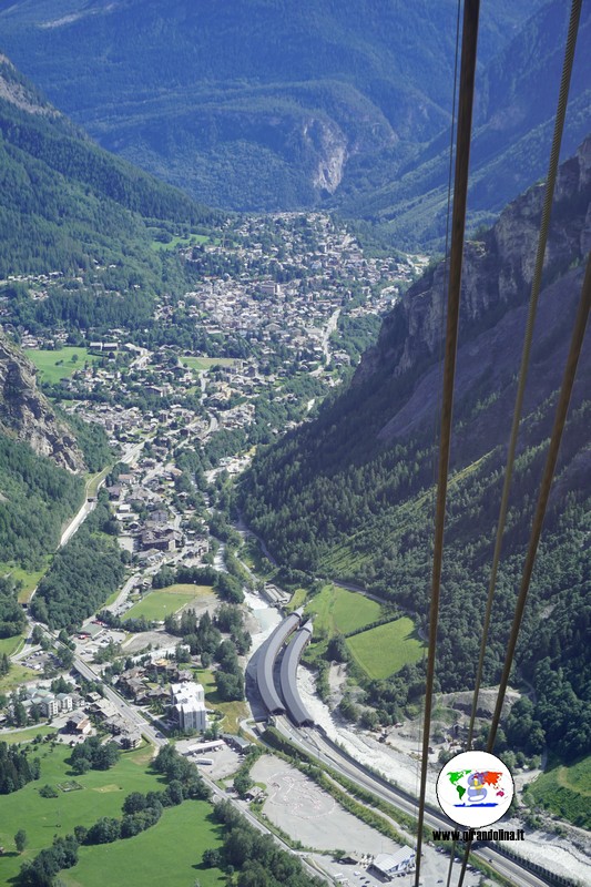 Salita con la Skyway Monte Bianco