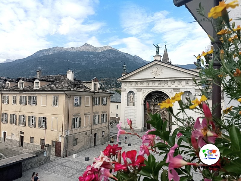 Visitare Aosta Piazza Papa Giovanni XXIII