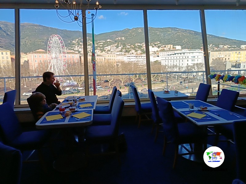 La colazione vista Bastia sulla Mega Andrea